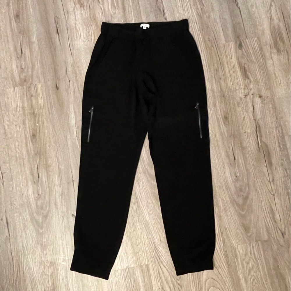 Vince. Joggers